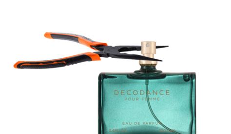 Comment ouvrir un flacon de parfum sans renverser